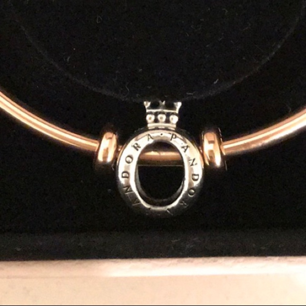 Pandora O Crown Charm